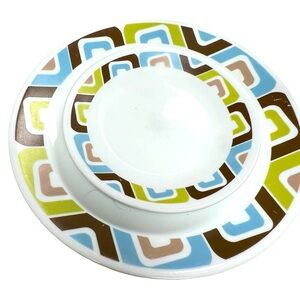 SQUARED BY CORNING - fun dinnerware set includes 4 dinner plates, 2 bread plates